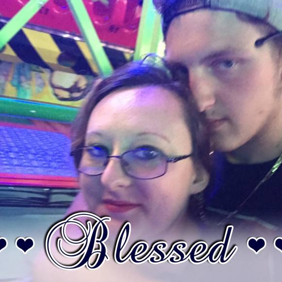 Meet your Posher, Laura - Picture 1 of 1